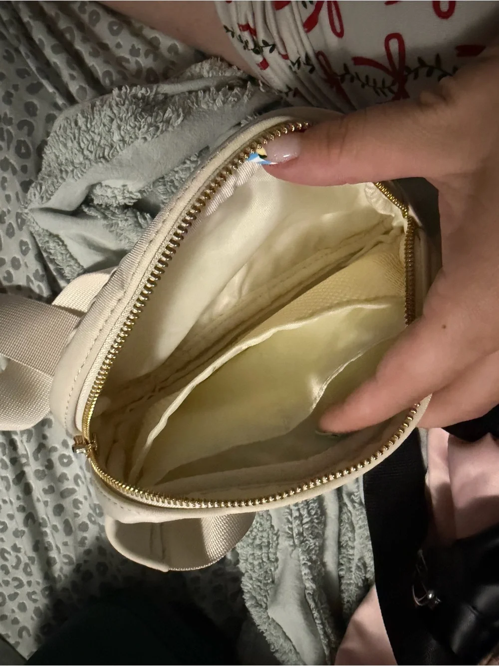 Steve Madden Cream Woven Crossbody Belt Bag